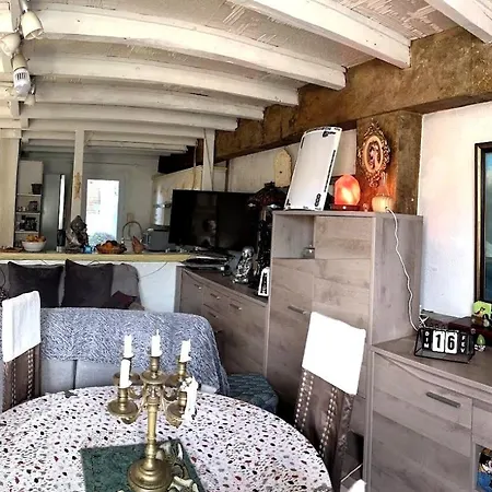 Le Cocon Piscine Chauffee Abrite Sur L'axe Rocamadour Sarlat Jusqu'a 4 Pers Ferienhaus
